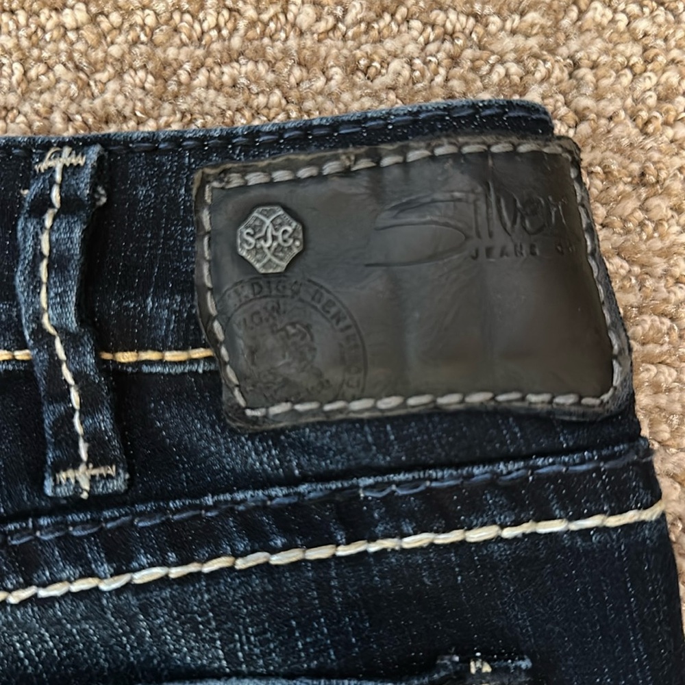 Silver Aiko Low Rise Boot Cut Indigo Wash Jeans sz 30x31 NWOT - Picture 11 of 13